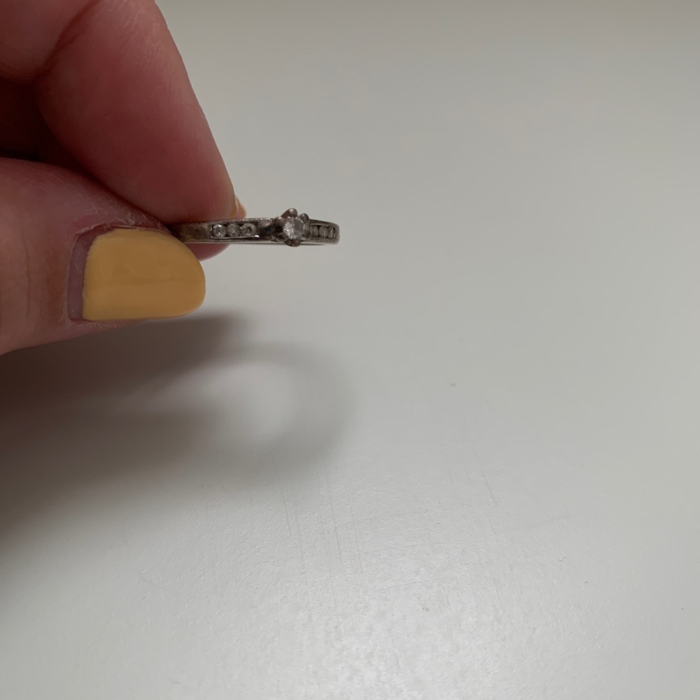 Silver / Diamond ring - Picture 2 of 3